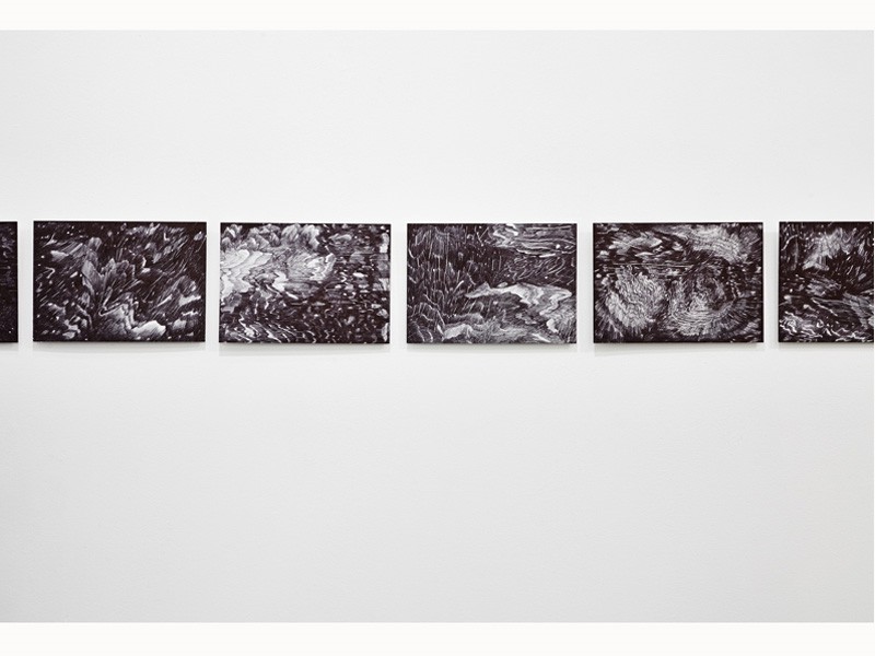 <span class=titre_dessin>Dessins ricochets</span>réalisés dans Sainte-Victoire, stylo bille noir sur papier,<br />20 x 30 cm, 2016.
